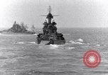 Standbild US-Kriegsschiffe Pacific Theater, 1943, aus Sekunde 29 historischem Filmmaterial Videoclip 65675027741