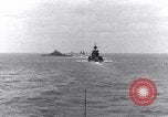 Standbild US-Kriegsschiffe Pacific Theater, 1943, aus Sekunde 30 historischem Filmmaterial Videoclip 65675027741