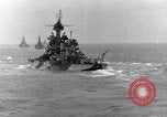 Standbild US-Kriegsschiffe Pacific Theater, 1943, aus Sekunde 56 historischem Filmmaterial Videoclip 65675027741