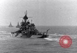 Standbild US-Kriegsschiffe Pacific Theater, 1943, aus Sekunde 58 historischem Filmmaterial Videoclip 65675027741