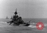 Standbild US-Kriegsschiffe Pacific Theater, 1943, aus Sekunde 59 historischem Filmmaterial Videoclip 65675027741