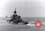 Standbild US-Kriegsschiffe Pacific Theater, 1943, aus Sekunde 60 historischem Filmmaterial Videoclip 65675027741