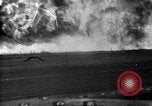 Standbild F9F Flugzeugabsturz Korea, 1951, aus Sekunde 6 historischem Filmmaterial Videoclip 65675027755