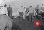 Standbild F9F Flugzeugabsturz Korea, 1951, aus Sekunde 57 historischem Filmmaterial Videoclip 65675027755