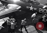 Standbild F9F Flugzeugabsturz Korea, 1951, aus Sekunde 16 historischem Filmmaterial Videoclip 65675027756