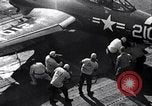 Standbild F9F Flugzeugabsturz Korea, 1951, aus Sekunde 17 historischem Filmmaterial Videoclip 65675027756