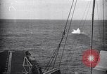 Standbild F4U Flugzeugabsturz Korea, 1951, aus Sekunde 16 historischem Filmmaterial Videoclip 65675027757