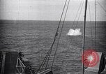 Standbild F4U Flugzeugabsturz Korea, 1951, aus Sekunde 19 historischem Filmmaterial Videoclip 65675027757
