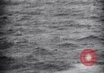 Standbild F4U Flugzeugabsturz Korea, 1951, aus Sekunde 28 historischem Filmmaterial Videoclip 65675027757