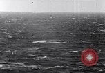 Standbild F4U Flugzeugabsturz Korea, 1951, aus Sekunde 34 historischem Filmmaterial Videoclip 65675027757