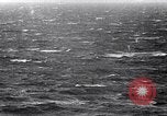 Standbild F4U Flugzeugabsturz Korea, 1951, aus Sekunde 41 historischem Filmmaterial Videoclip 65675027757