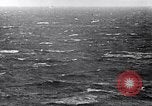 Standbild F4U Flugzeugabsturz Korea, 1951, aus Sekunde 43 historischem Filmmaterial Videoclip 65675027757