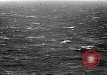 Standbild F4U Flugzeugabsturz Korea, 1951, aus Sekunde 54 historischem Filmmaterial Videoclip 65675027757