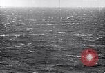 Standbild F4U Flugzeugabsturz Korea, 1951, aus Sekunde 61 historischem Filmmaterial Videoclip 65675027757