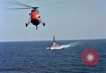 Standbild Rettung der abgestürzte Piloten United States USA, 1962, aus Sekunde 45 historischem Filmmaterial Videoclip 65675027763