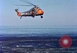 Standbild Rettungsaktionen United States USA, 1962, aus Sekunde 14 historischem Filmmaterial Videoclip 65675027773