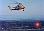 Standbild Rettungsaktionen United States USA, 1962, aus Sekunde 15 historischem Filmmaterial Videoclip 65675027773