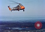 Standbild Rettungsaktionen United States USA, 1962, aus Sekunde 16 historischem Filmmaterial Videoclip 65675027773