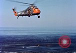 Standbild Rettungsaktionen United States USA, 1962, aus Sekunde 21 historischem Filmmaterial Videoclip 65675027773