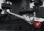 Standbild F4F-3 Crash auf die USS Wasp CV-7 Atlantik, 1941, aus Sekunde 9 historischem Filmmaterial Videoclip 65675027774