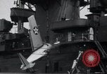 Standbild F4F-3 Crash auf die USS Wasp CV-7 Atlantik, 1941, aus Sekunde 11 historischem Filmmaterial Videoclip 65675027774