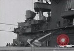 Standbild F4F-3 Crash auf die USS Wasp CV-7 Atlantik, 1941, aus Sekunde 15 historischem Filmmaterial Videoclip 65675027774