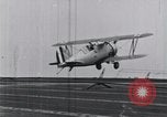 Standbild US Marine Corps Grumman F3F-2 stürzt auf Flight Deck der USS Wasp Atlantik, 1940, aus Sekunde 3 historischem Filmmaterial Videoclip 65675027775