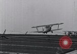Standbild US Marine Corps Grumman F3F-2 stürzt auf Flight Deck der USS Wasp Atlantik, 1940, aus Sekunde 8 historischem Filmmaterial Videoclip 65675027775
