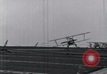 Standbild US Marine Corps Grumman F3F-2 stürzt auf Flight Deck der USS Wasp Atlantik, 1940, aus Sekunde 9 historischem Filmmaterial Videoclip 65675027775