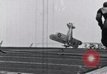 Standbild US Marine Corps Grumman F3F-2 stürzt auf Flight Deck der USS Wasp Atlantik, 1940, aus Sekunde 16 historischem Filmmaterial Videoclip 65675027775