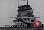 Standbild US Marine Corps Grumman F3F-2 stürzt auf Flight Deck der USS Wasp Atlantik, 1940, aus Sekunde 23 historischem Filmmaterial Videoclip 65675027775