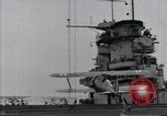 Standbild US Marine Corps Grumman F3F-2 stürzt auf Flight Deck der USS Wasp Atlantik, 1940, aus Sekunde 24 historischem Filmmaterial Videoclip 65675027775