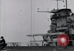 Standbild US Marine Corps Grumman F3F-2 stürzt auf Flight Deck der USS Wasp Atlantik, 1940, aus Sekunde 25 historischem Filmmaterial Videoclip 65675027775