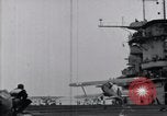 Standbild US Marine Corps Grumman F3F-2 stürzt auf Flight Deck der USS Wasp Atlantik, 1940, aus Sekunde 26 historischem Filmmaterial Videoclip 65675027775