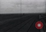 Standbild SB2U Crash auf die USS Wasp Pacific Theater, 1942, aus Sekunde 1 historischem Filmmaterial Videoclip 65675027777
