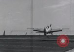 Immagine di F4F nasi sulla USS Wasp Teatro pacifico, 1942, secondo 10 filmato di repertorio 65675027779