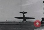 Immagine di F4F nasi sulla USS Wasp Teatro pacifico, 1942, secondo 16 filmato di repertorio 65675027779
