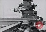 Standbild F4F-3 Streiks carrier Insel und Abstürze Atlantik, 1941, aus Sekunde 6 historischem Filmmaterial Videoclip 65675027792