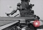 Standbild F4F-3 Streiks carrier Insel und Abstürze Atlantik, 1941, aus Sekunde 8 historischem Filmmaterial Videoclip 65675027792