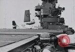 Standbild F4F-3 Streiks carrier Insel und Abstürze Atlantik, 1941, aus Sekunde 10 historischem Filmmaterial Videoclip 65675027792