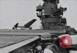 Standbild F4F-3 Streiks carrier Insel und Abstürze Atlantik, 1941, aus Sekunde 15 historischem Filmmaterial Videoclip 65675027792