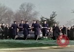 Standbild Ich Virgil Grissom Beerdigung Arlington Cemetery Virginia USA, 1967, aus Sekunde 23 historischem Filmmaterial Videoclip 65675027809