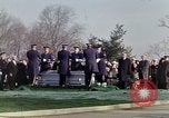 Standbild Ich Virgil Grissom Beerdigung Arlington Cemetery Virginia USA, 1967, aus Sekunde 40 historischem Filmmaterial Videoclip 65675027809