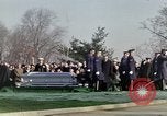 Standbild Ich Virgil Grissom Beerdigung Arlington Cemetery Virginia USA, 1967, aus Sekunde 48 historischem Filmmaterial Videoclip 65675027809