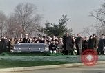 Standbild Ich Virgil Grissom Beerdigung Arlington Cemetery Virginia USA, 1967, aus Sekunde 53 historischem Filmmaterial Videoclip 65675027809