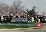 Standbild Ich Virgil Grissom Beerdigung Arlington Cemetery Virginia USA, 1967, aus Sekunde 54 historischem Filmmaterial Videoclip 65675027809