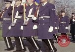 Standbild Astronauten Virgil Grissom ich Beerdigung Arlington Cemetery Virginia USA, 1967, aus Sekunde 56 historischem Filmmaterial Videoclip 65675027810