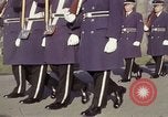 Standbild Astronauten Virgil Grissom ich Beerdigung Arlington Cemetery Virginia USA, 1967, aus Sekunde 57 historischem Filmmaterial Videoclip 65675027810