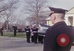 Standbild Beerdigung von Astronauten Lieutenant Commander Roger Chaffee B Arlington Virginia USA, 1967, aus Sekunde 8 historischem Filmmaterial Videoclip 65675027813