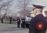 Standbild Beerdigung von Astronauten Lieutenant Commander Roger Chaffee B Arlington Virginia USA, 1967, aus Sekunde 11 historischem Filmmaterial Videoclip 65675027813